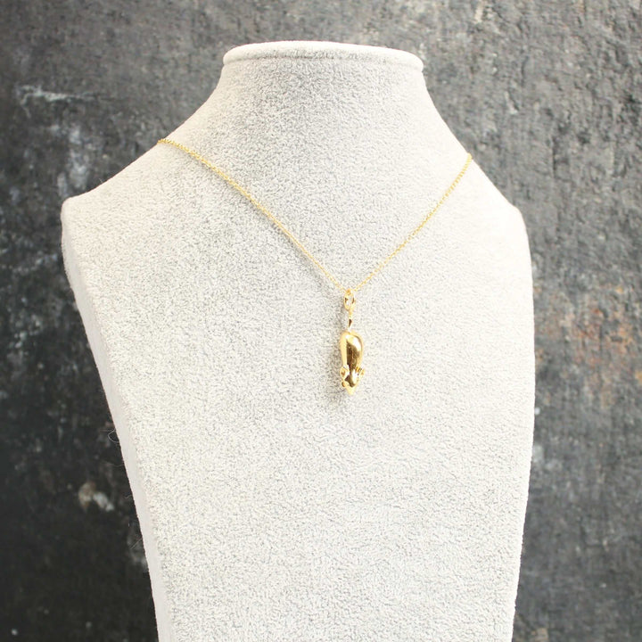 Mouse (Mus musculus) pendant in 14K gold plated brass