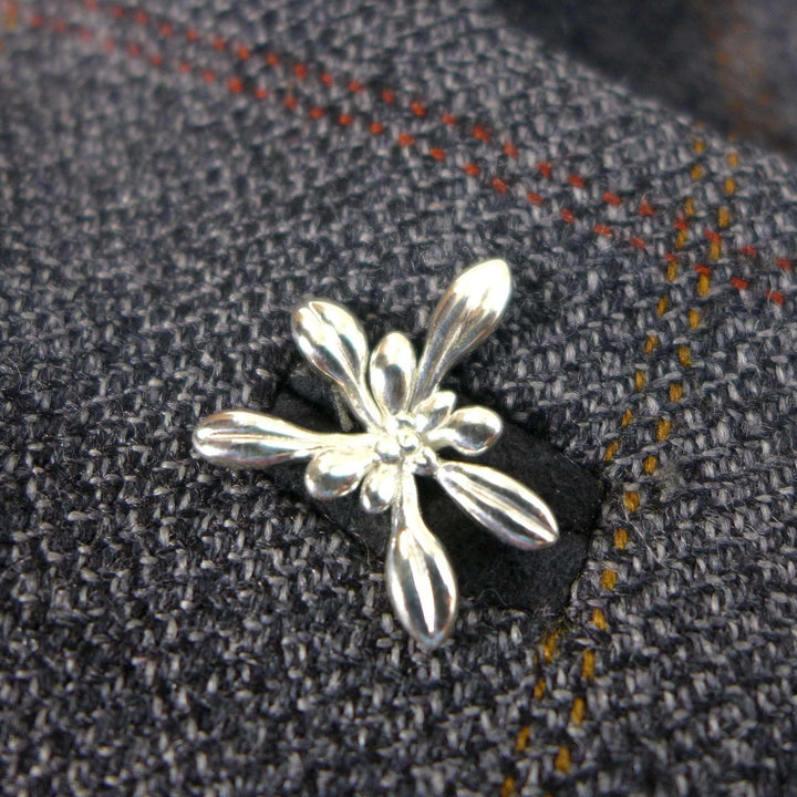 Arabidopsis thaliana Lapel Pin [Ontogenie Science Jewelry] sterling silver 