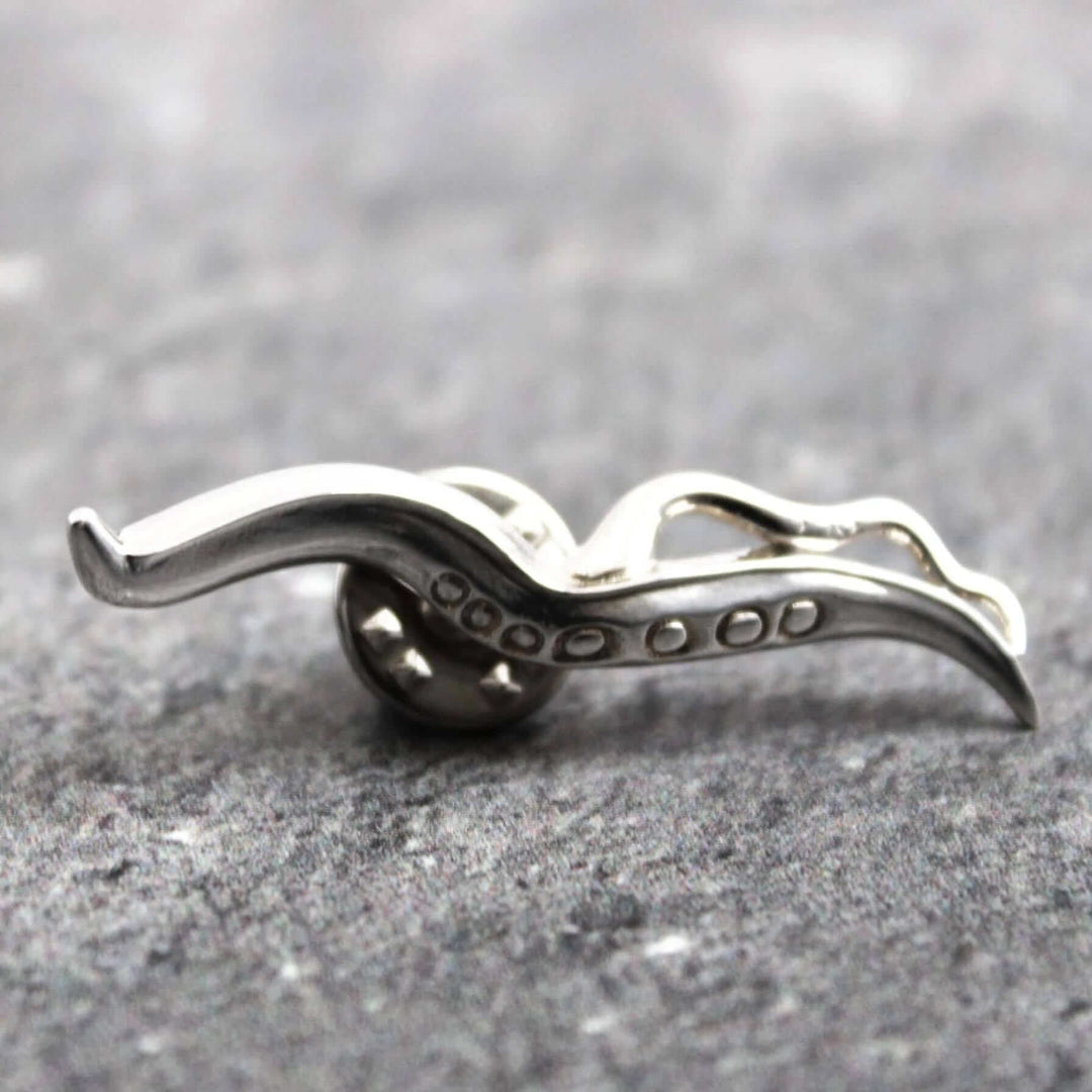 C. elegans Nematode Lapel Pin/Brooch Ontogenie Science Jewelry] sterling silver 