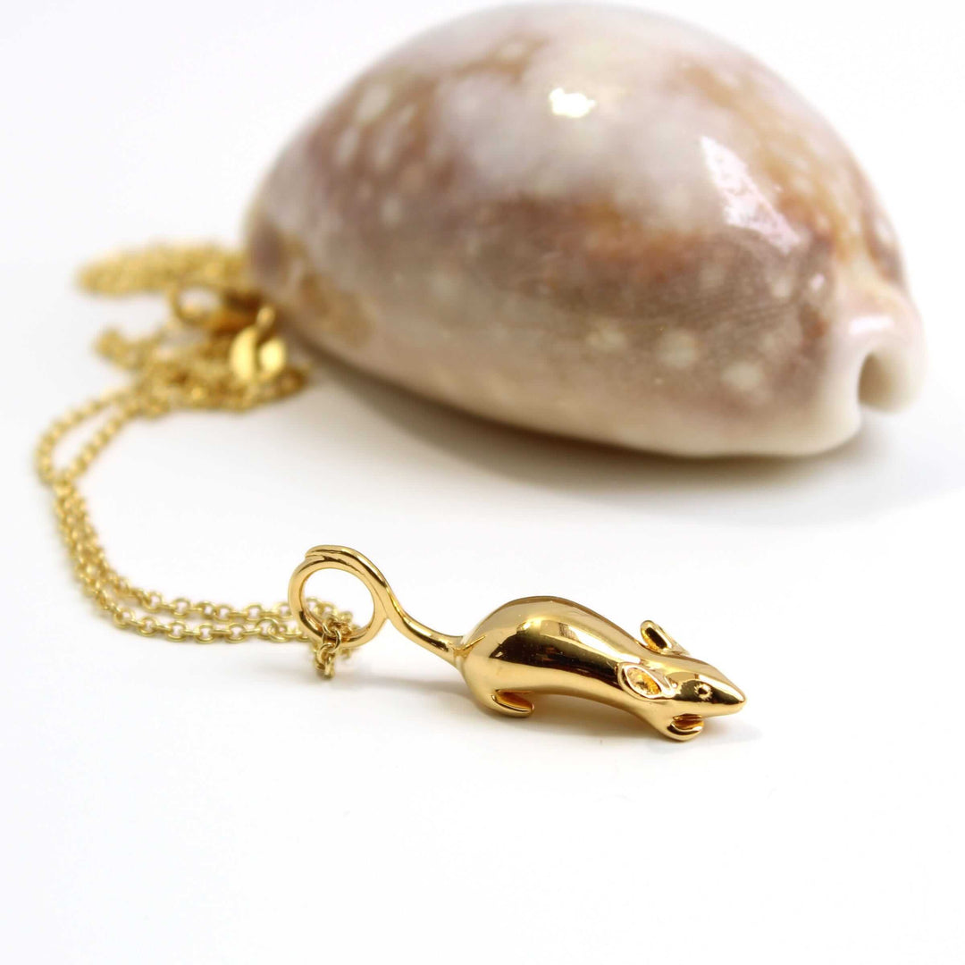 Mouse (Mus musculus) pendant in 14K gold plated brass
