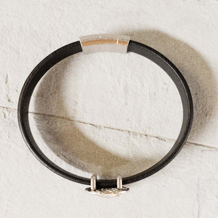 silver elphidium bracelet with black leather band computer render Ontogenie